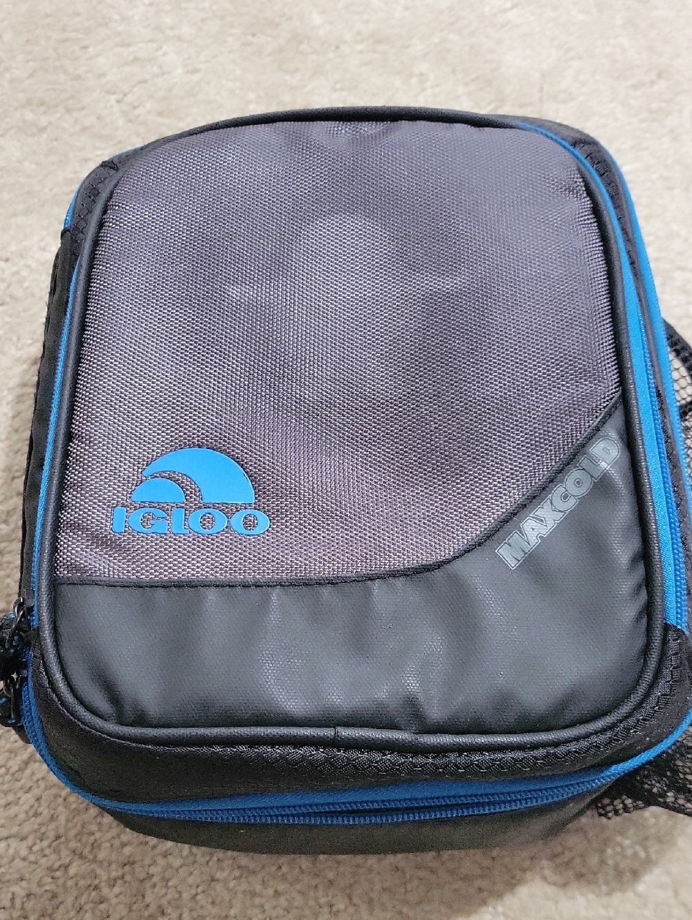 Igloo MaxCold Vertical Classic Molded Lunch Bag
